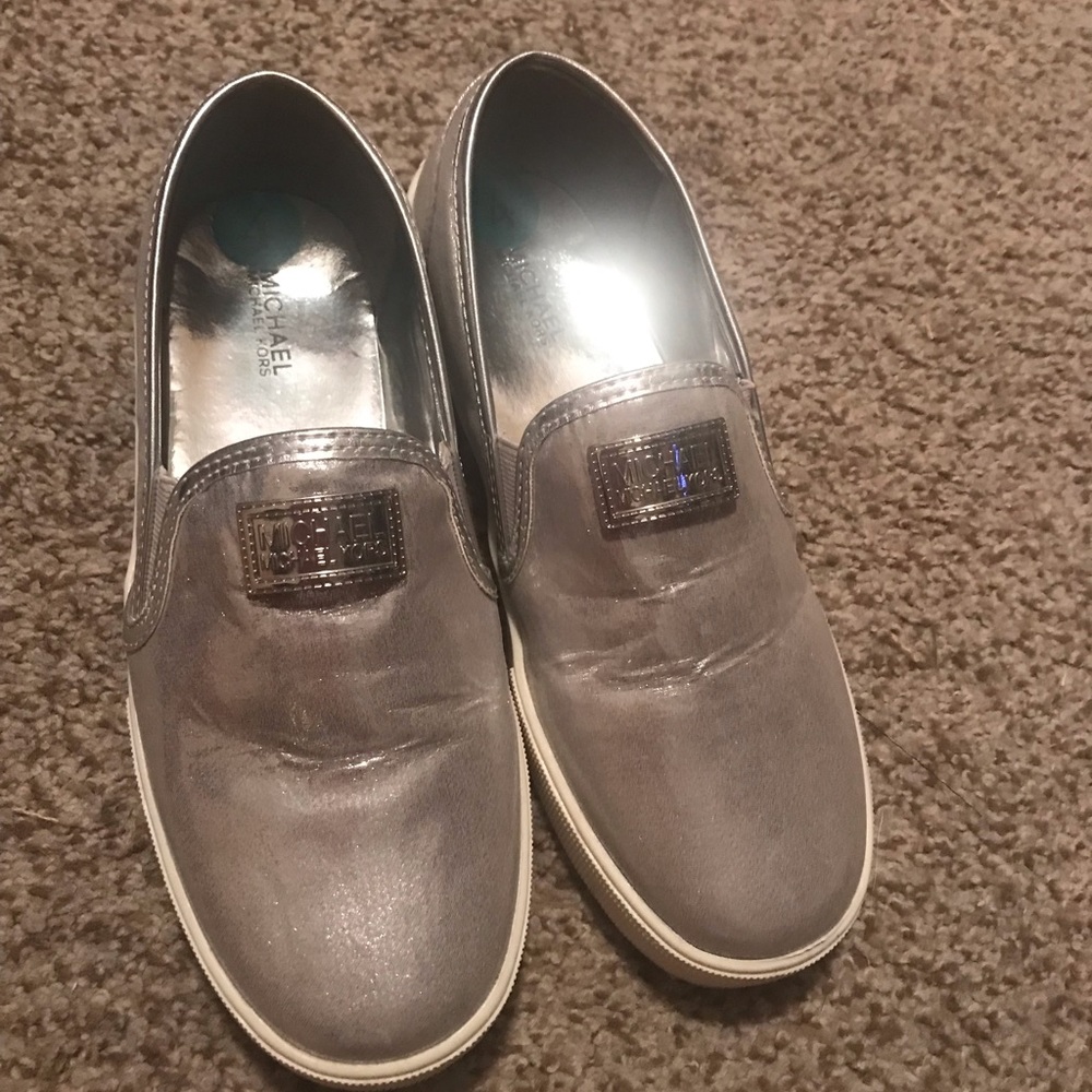 Womens sz 6(girls sz 4) Michael Kors slip on shoes!NICE